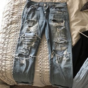 Distressed denim ankle length jeans